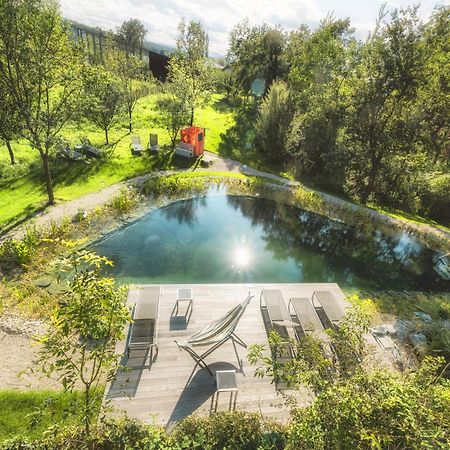 Flora Auf Gut Guntrams Hotel Schwarzau am Steinfelde Екстериор снимка