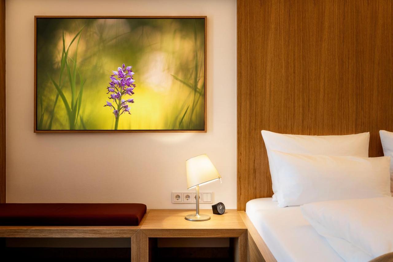 Flora Auf Gut Guntrams Hotel Schwarzau am Steinfelde Екстериор снимка