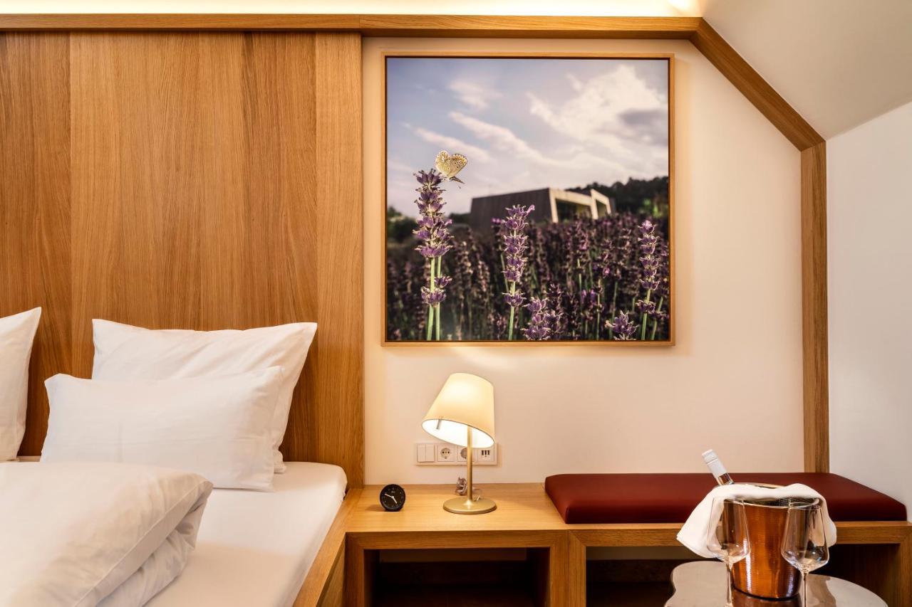 Flora Auf Gut Guntrams Hotel Schwarzau am Steinfelde Екстериор снимка