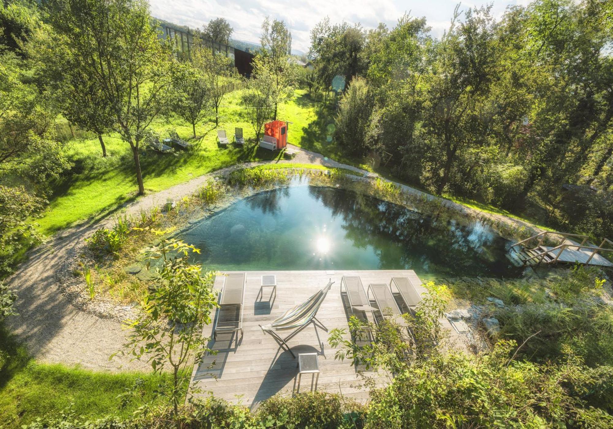 Flora Auf Gut Guntrams Hotel Schwarzau am Steinfelde Екстериор снимка